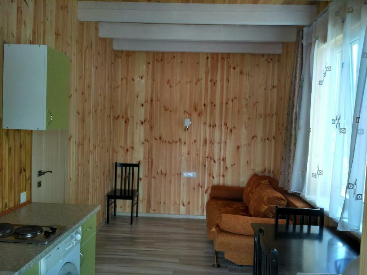 Eco House Hotel Chernomorsk Exterior photo